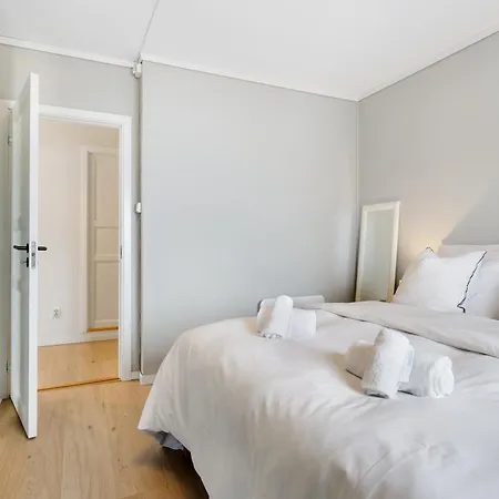 Stunning Views - Free Parking - Private Terrace * Μπέργκεν