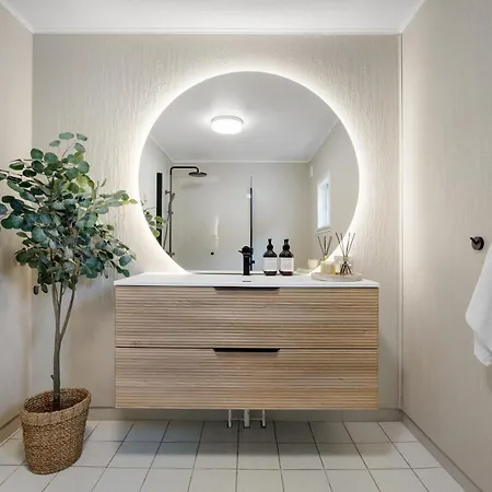 Stunning Views - Free Parking - Private Terrace Μπέργκεν