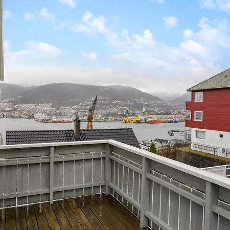 Stunning Views - Free Parking - Private Terrace * Μπέργκεν